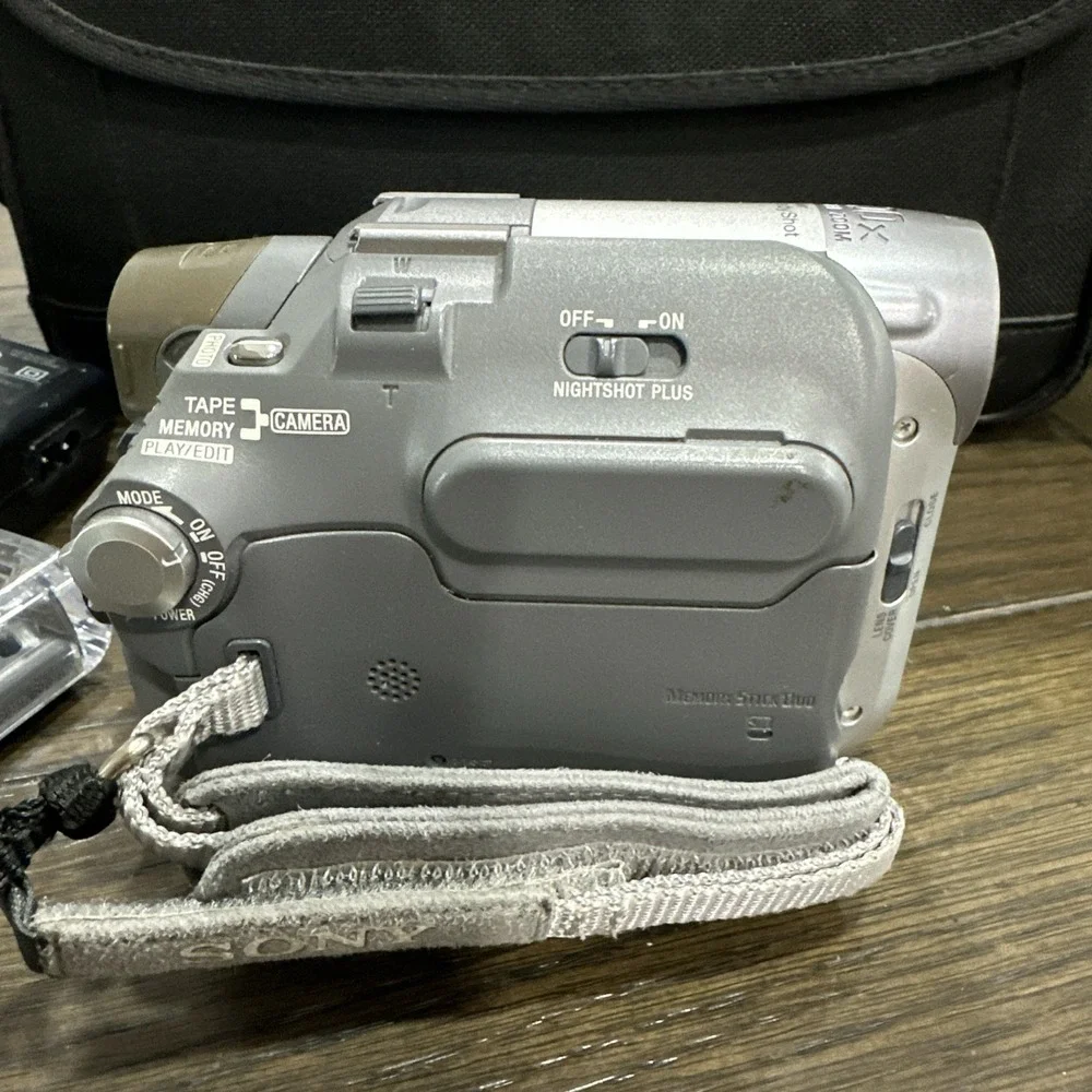 Sony Handycam DCR-HC32 NTSC Digital Video Camera Recorder